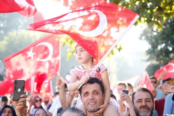Türkiye'nin kalbi Saraçhane'de attı! Vatandaşlar 15 Temmuz anma programına akın etti